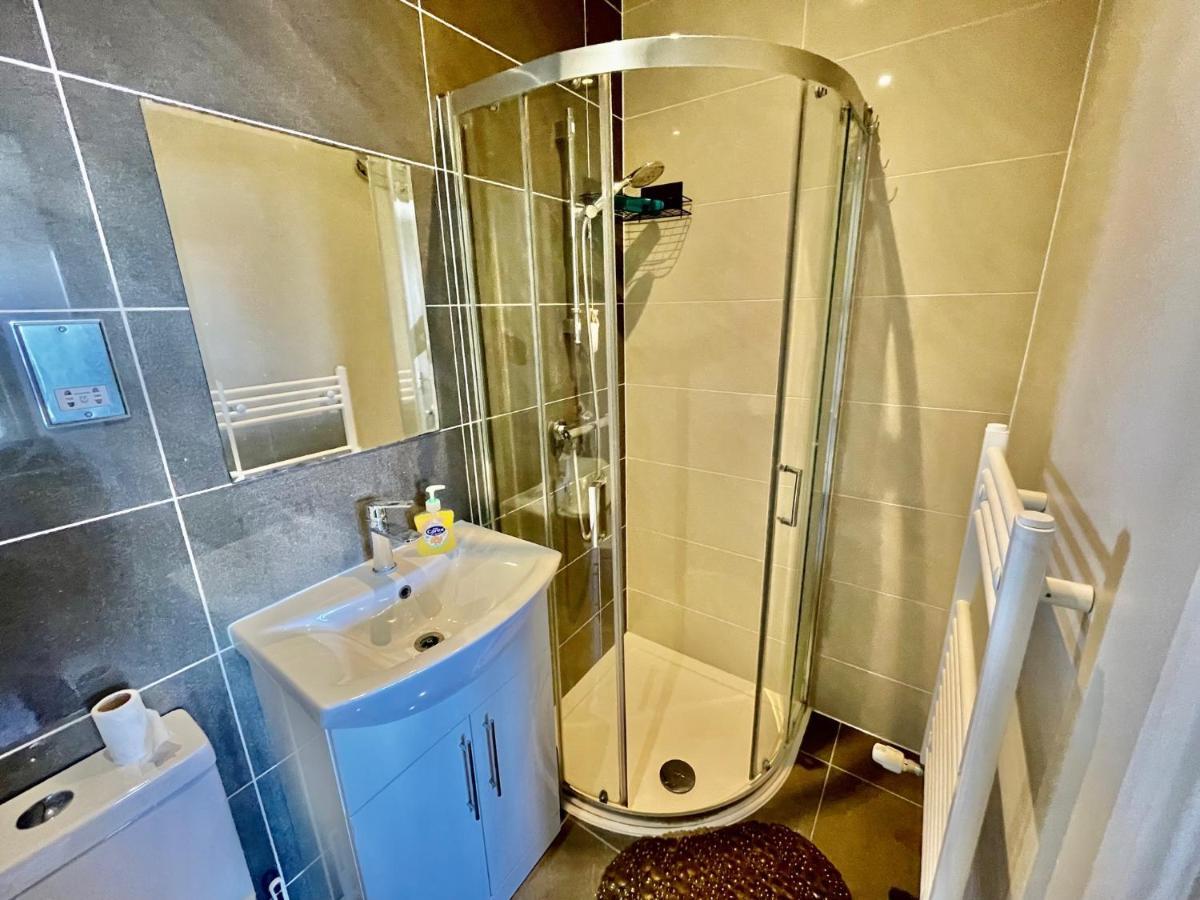 Cosy 1 Bedroom Flat! Лондон Екстер'єр фото