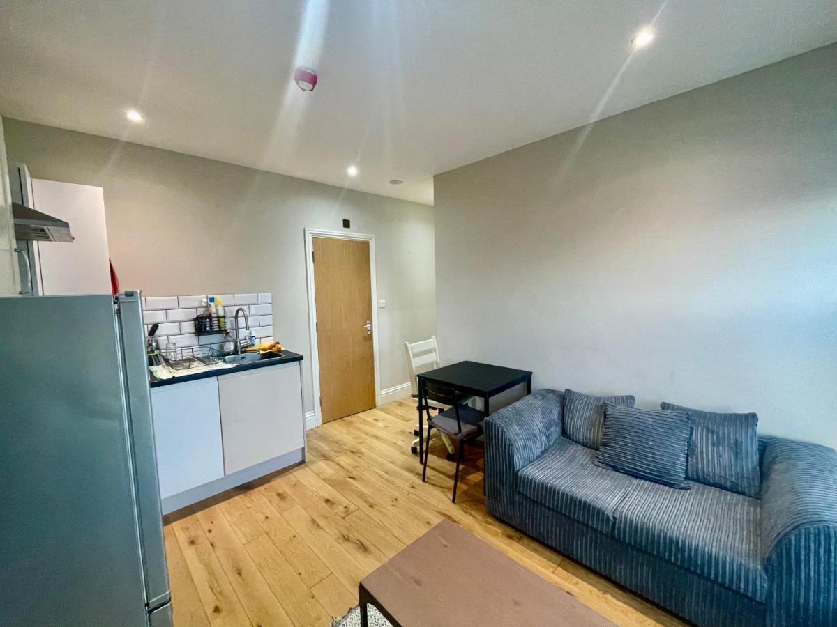 Cosy 1 Bedroom Flat! Лондон Екстер'єр фото